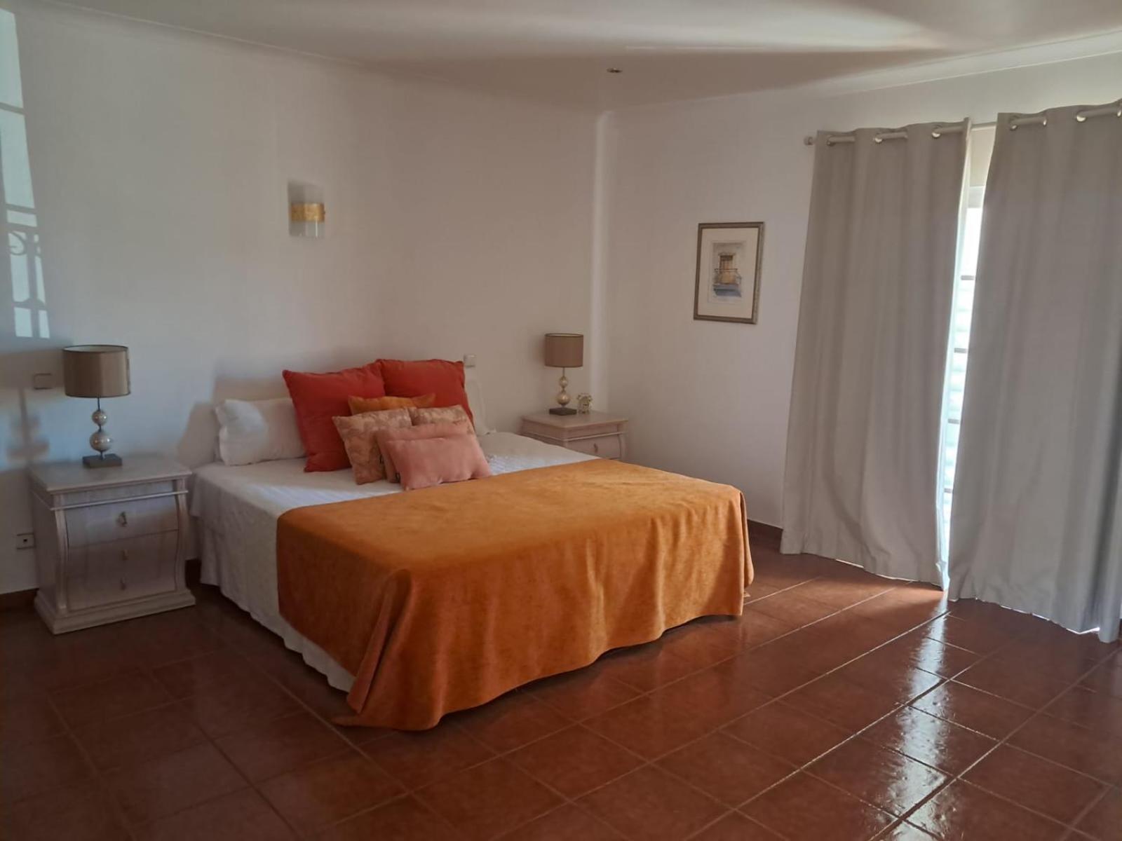 Dona Ana Guesthouse Lagos Exterior photo